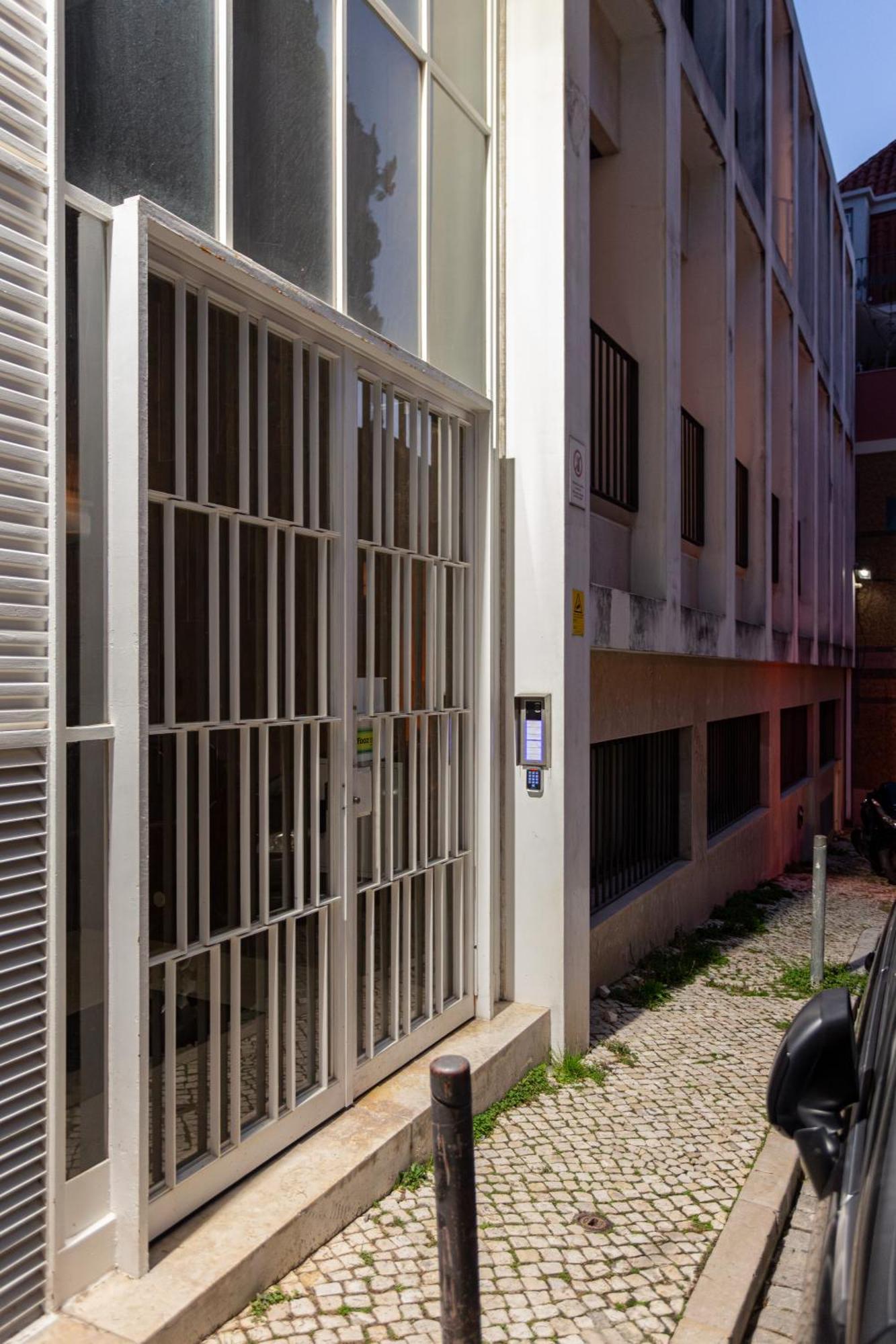 Joivy Bairro Alto 2-Br Apartment With Large Terrace Lisbona Esterno foto